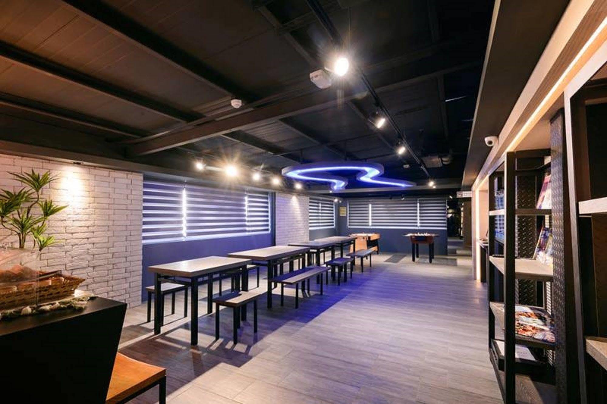 Kiwi Express Hotel-Taichung Station II Kültér fotó