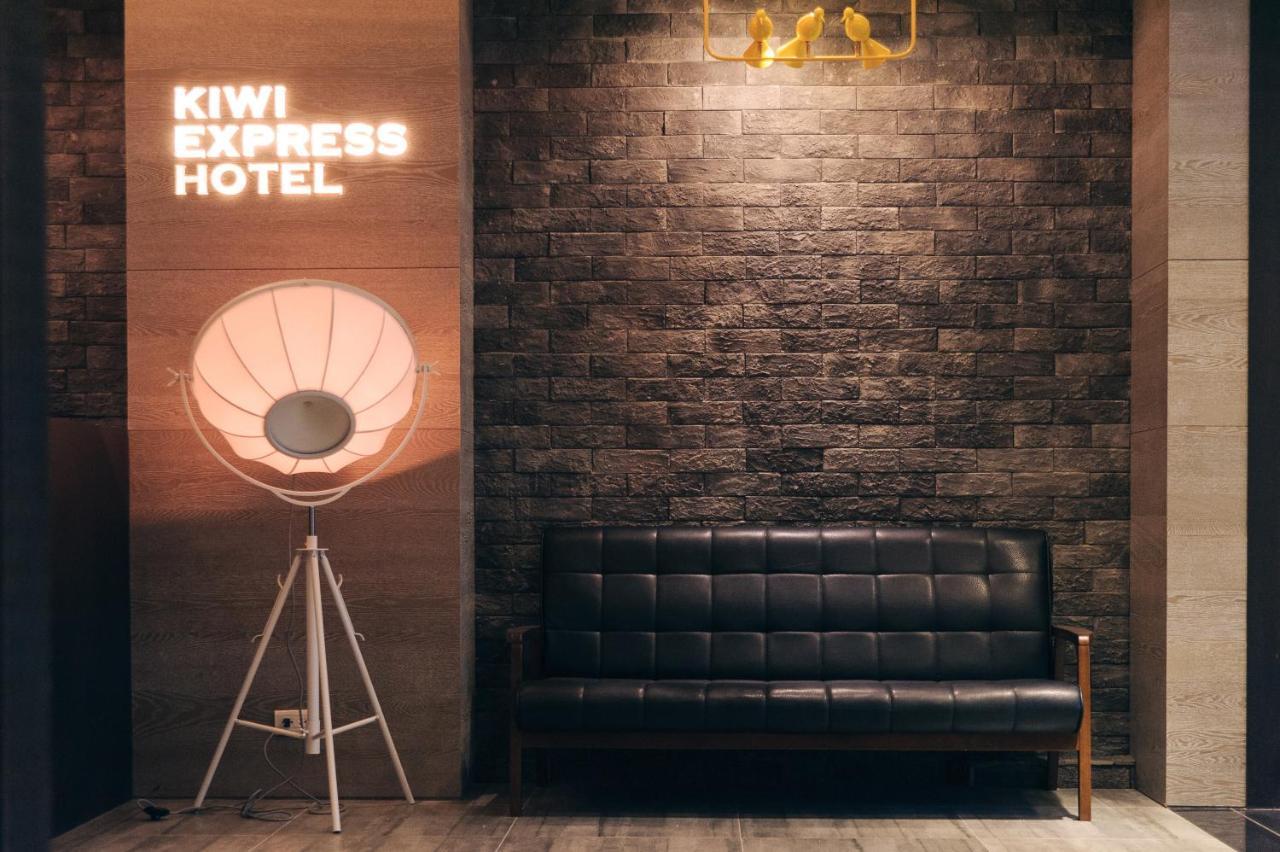 Kiwi Express Hotel-Taichung Station II Kültér fotó